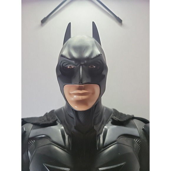 Batman Action Figure - Black and Gold - Picture 7 of 14